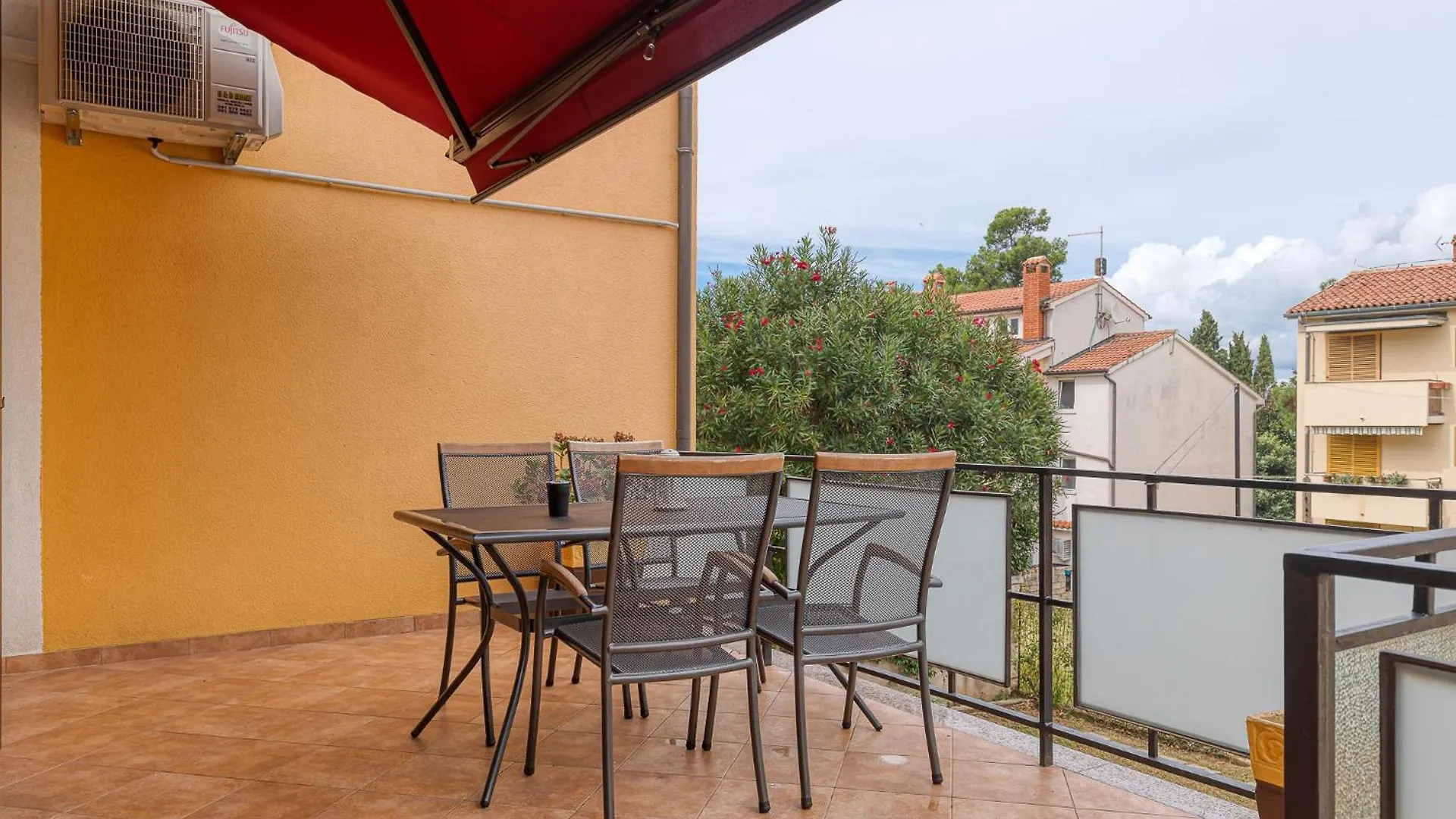Valnea - Apartment For Five People In The Center Of Porec
