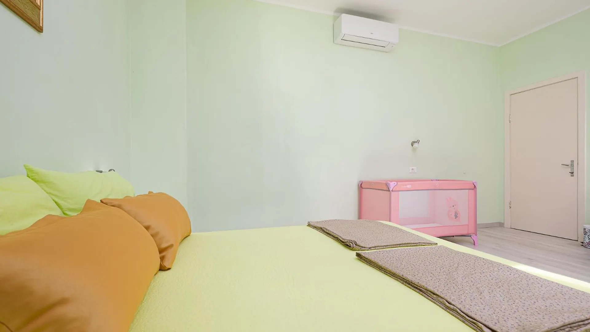 Valnea - Apartment For Five People In The Center Of Porec 0*,  Croatia