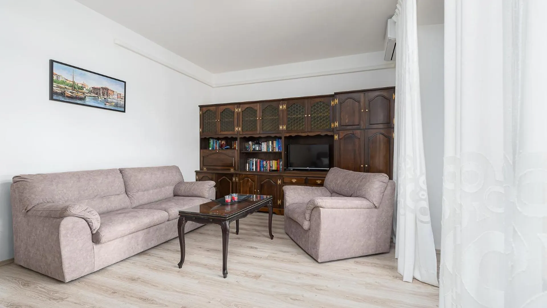 Valnea - Apartment For Five People In The Center Of Porec 0*,