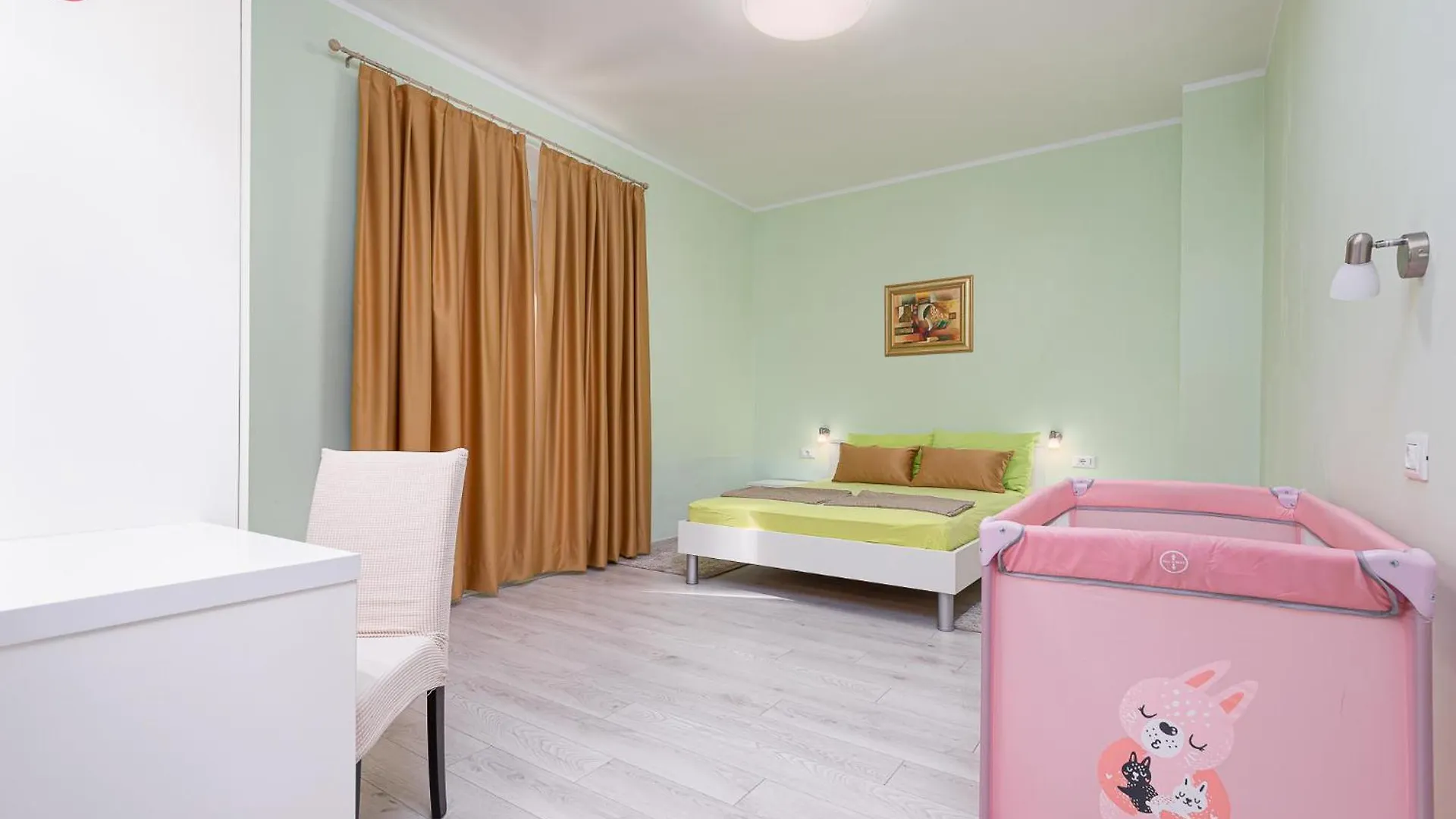 Valnea - Apartment For Five People In The Center Of Porec