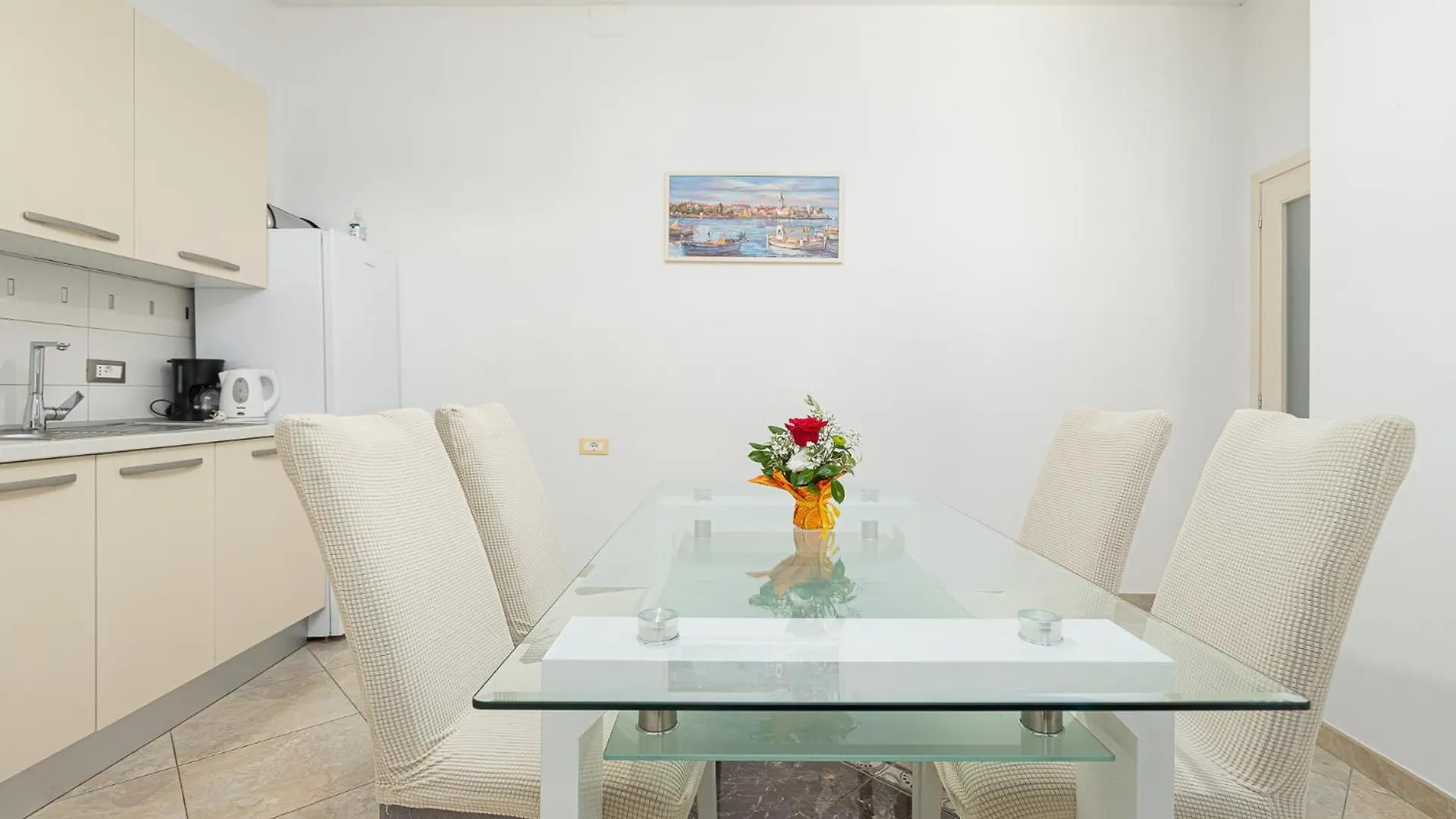 Valnea - Apartment For Five People In The Center Of Porec